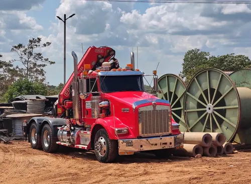 Tractocamion Kenworth T800 2015 con brazo 
