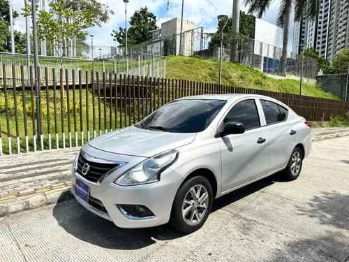 NISSAN VERSA 2021 MT