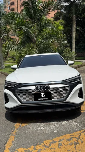 AUDI Q8 SPORTBACK E-TRON 50 PRESTIGE 