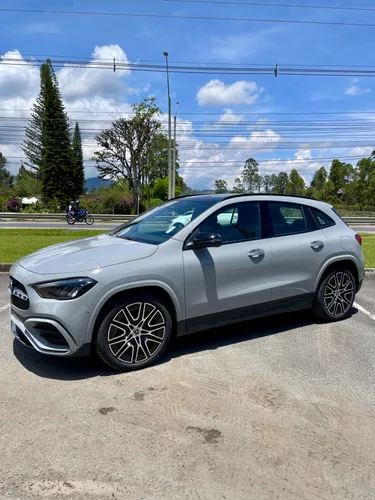 MERCEDES BENZ GLA250 4MATIC SPECIAL EDITION