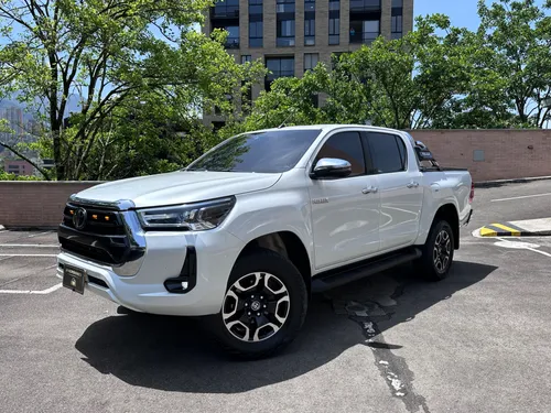 Toyota Hilux 2023 2.8 SRX