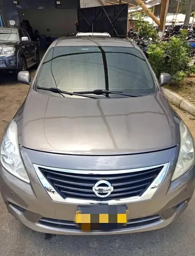 Nissan Versa Sense 2013