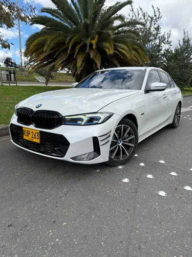 BMW 330e híbrido 