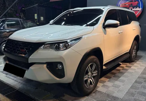 Toyota Fortuner street 2020