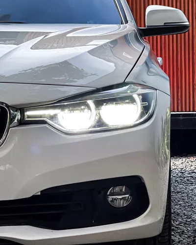 BMW 330i Luxury 2017