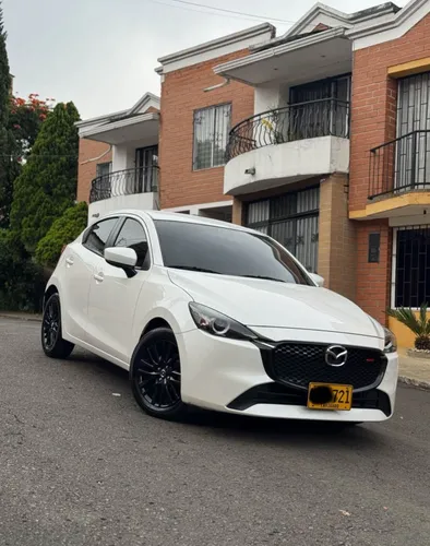 Mazda 2 grand touring 2025