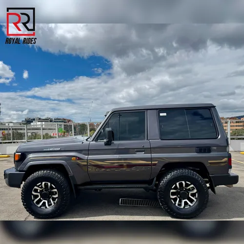 Toyota Land Cruiser GDJ71 