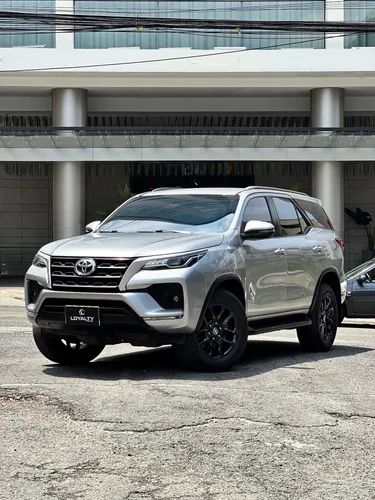 Toyota Fortuner SR