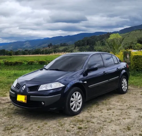 Se vende Renault Mégane II 2008 motor 2000 cc en excelente estado con papeles al día 