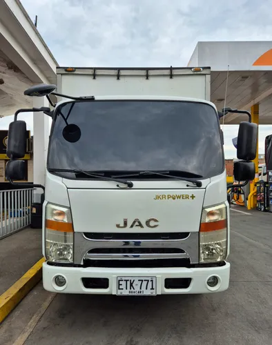 Camión Fotón JKR Power  modelo 2023 de 3.5 ton tipo NKR FKR en perfecto estado