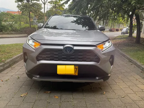 Toyota RAV4 2021 con 50 mil Km HÍBRIDA 4x4