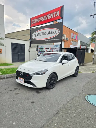 Mazda 2 gran turing