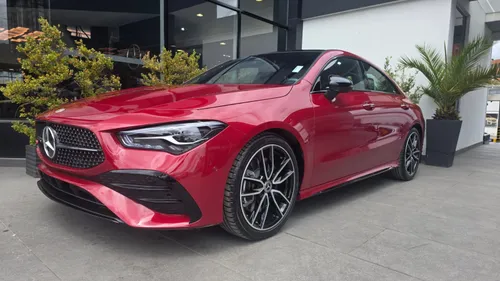 MERCEDES BENZ CLA 250 AMG Line 4MATIC Edición Especial  El único en MANUFAKTUR Rojo Patagonia en Colombia