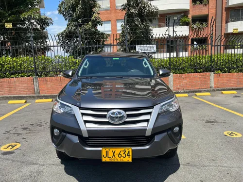 Toyota Fortuner 2.4 diésel 