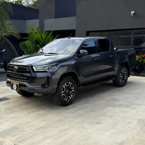 TOYOTA HILUX SRX BLINDADA