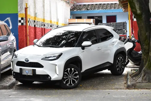 Toyota Yaris XS Híbrido 2022