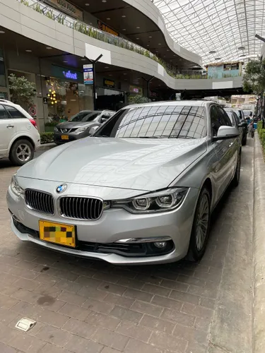 BMW 320i Luxury Line Plus