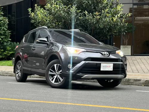 Toyota RAV4 Xroad 4x4