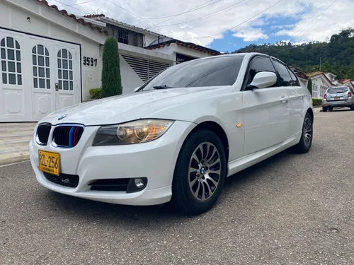 BMW 320i 2.0 2010 