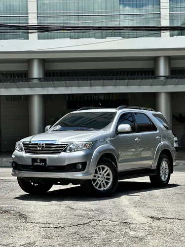 TOYOTA FORTUNER SR5 2.7 4x2