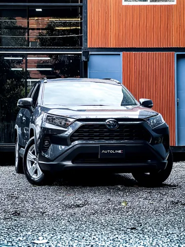 Toyota Rav4 LE Hybrid 2021