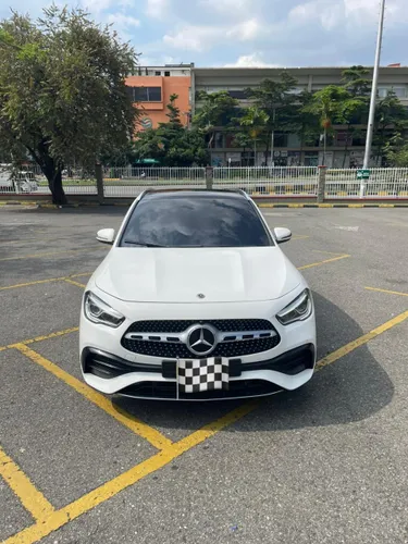 Mercedes Benz GLA 200 AMG Line 