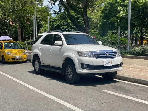 Toyota Fortuner Sr5 Automático Gasolina 2015