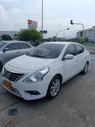 Nissan Versa automático 2015 full 