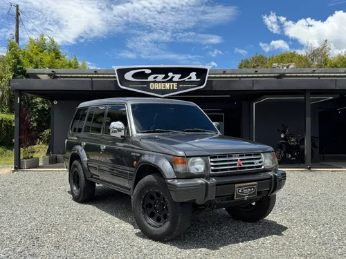 MITSUBISHI MONTERO WAGON GLX 4X4 