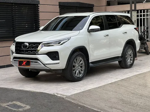 TOYOTA FORTUNER SRV 2.4 DIESEL 2022