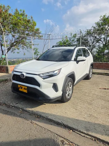 TOYOTA RAV4 XLE HYBRID