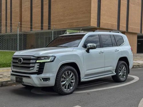 TOYOTA LAND CRUISER LC300 ZX 2023 GASOLINA 