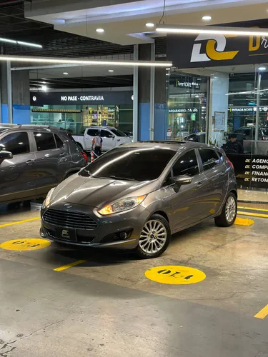 FORD FIESTA HATCHBACK TITANIUM