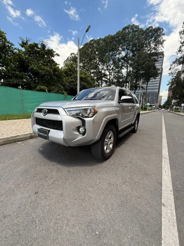 Toyota 4Runner SR5 2019 Segundo Dueno Automático 7 Puestos 4x4