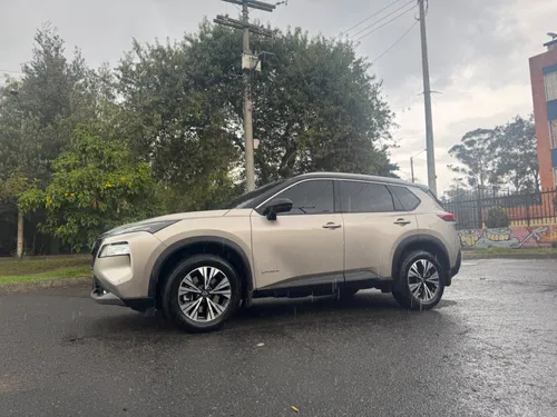 Nissan X-Trail e-Power Advance 2025  SUV híbrida eléctrica 4x4 con 13.000 km en Bogotá