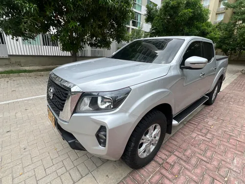 NISSAN FRONTIER np300