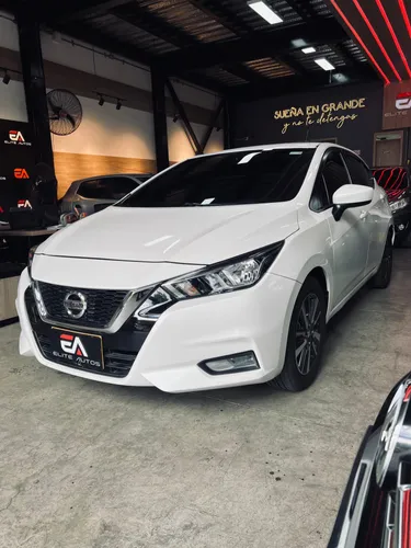 Nissan Versa Advance 2023