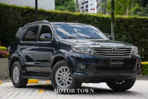 TOYOTA FORTUNER SR5 2.7 4X4 2012