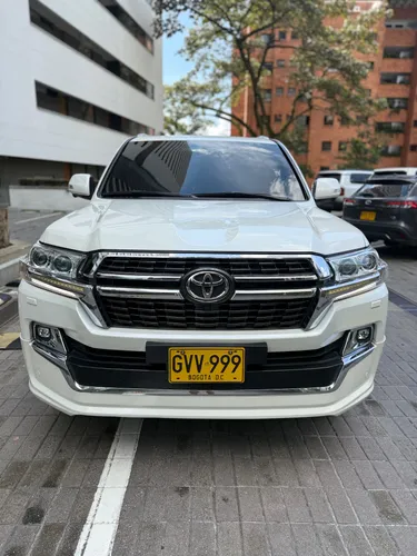 Toyota lc200 Sahara 
