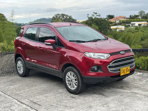Ford ecosport titanium AT