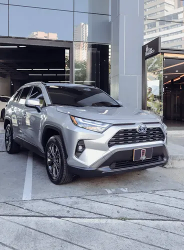 TOYOTA RAV4 XLE HIBRIDA 