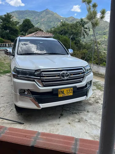 Toyota Lc200 Sahara 4.5 2011