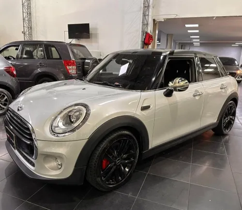 Mini Cooper F55 2017