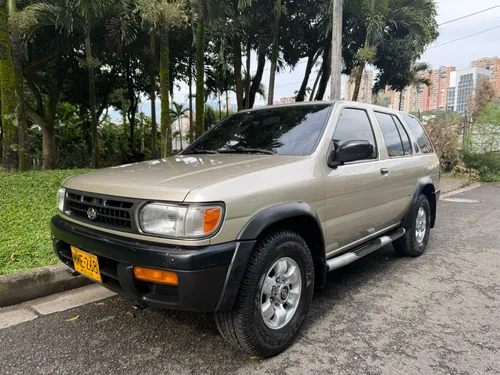 NISSAN PATHFINDER 3.3 MECANICO 4X4