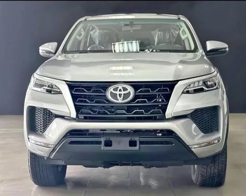 Toyota Fortuner SR 2026