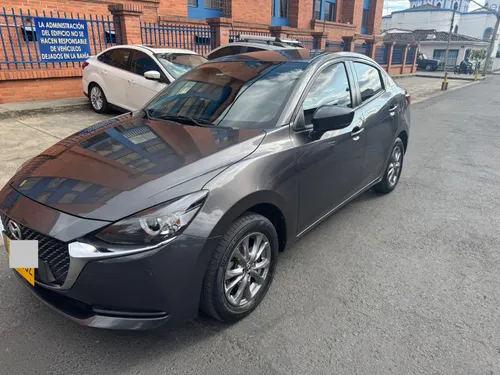 Mazda 2 Sedan Touring 2021 Automático