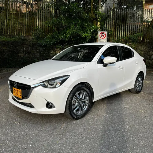 MAZDA 2 SEDAN 1.5 AUTOMATICO