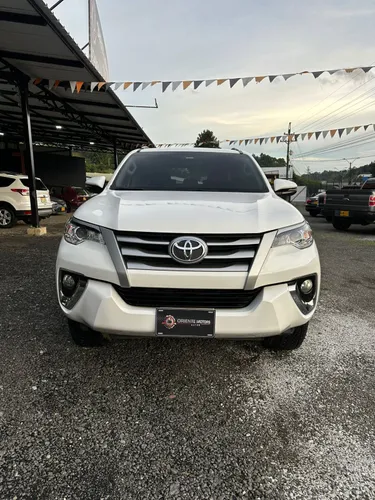 Toyota Fortuner SW4 Xroad 2018