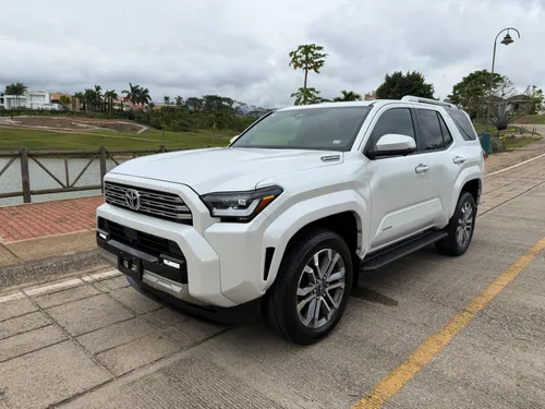 Toyota 4Runner Limited Híbrida 2025