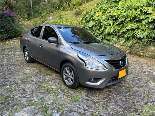 NISSAN VERSA DRIVE 1.6 - EN IMPECABLE ESTADO